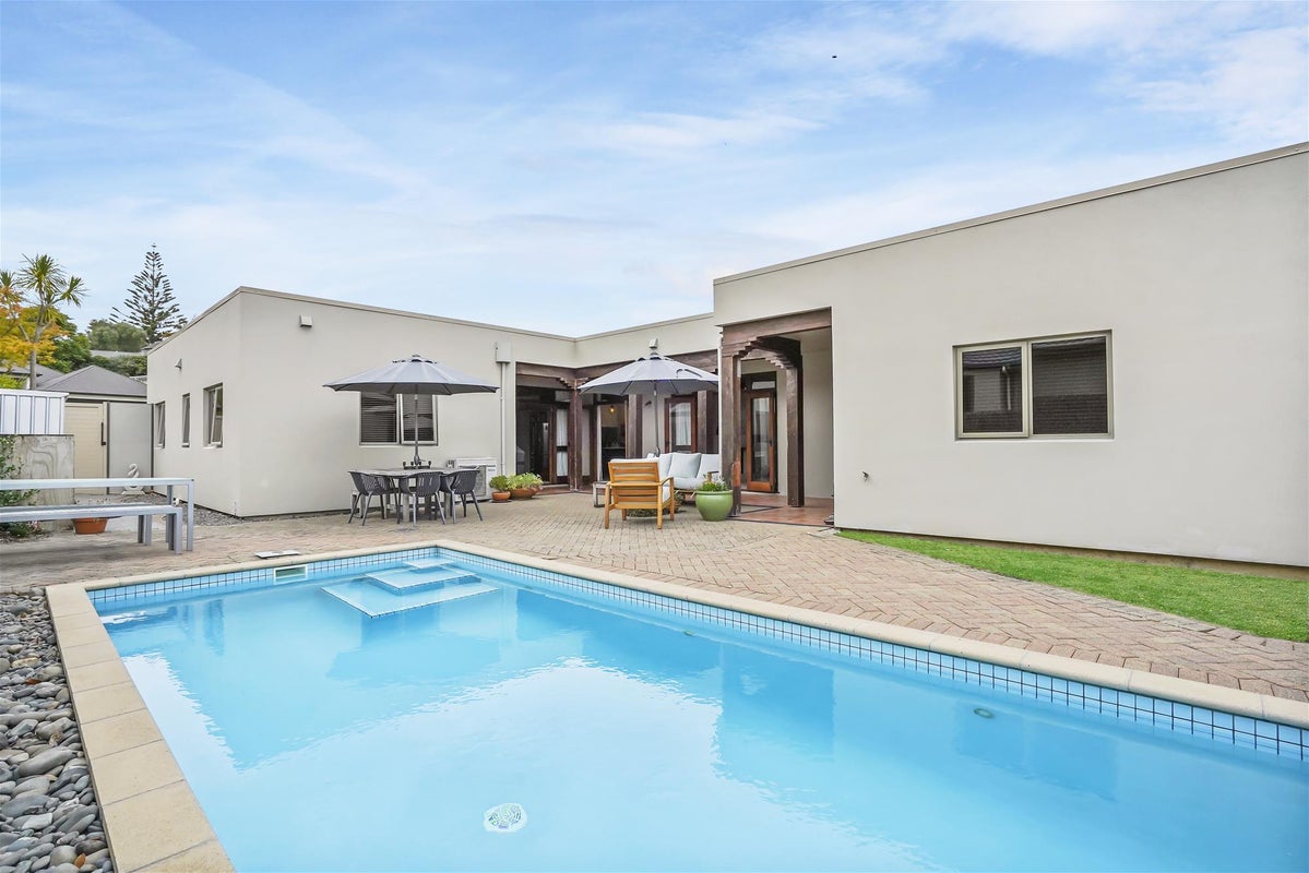 10 Palm Grove Drive, Western Heights, Hamilton - Carousel 1