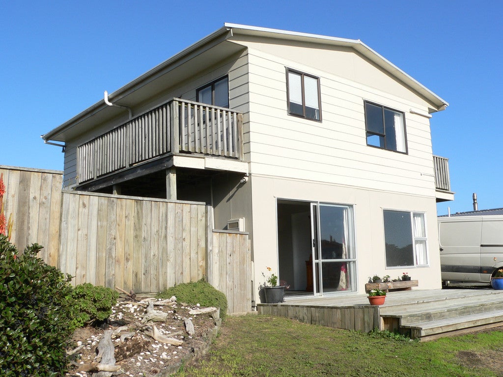 7 Matakane Street, Waitarere Beach, Levin - Carousel 1