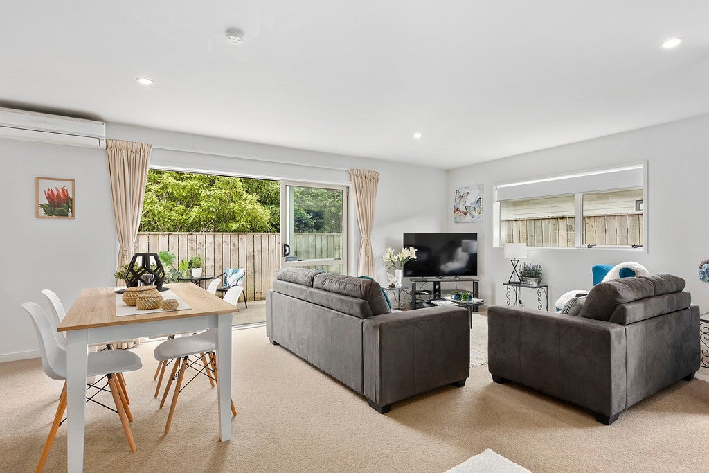 6 Quartz Place, Brown Owl, Upper Hutt - Carousel 2