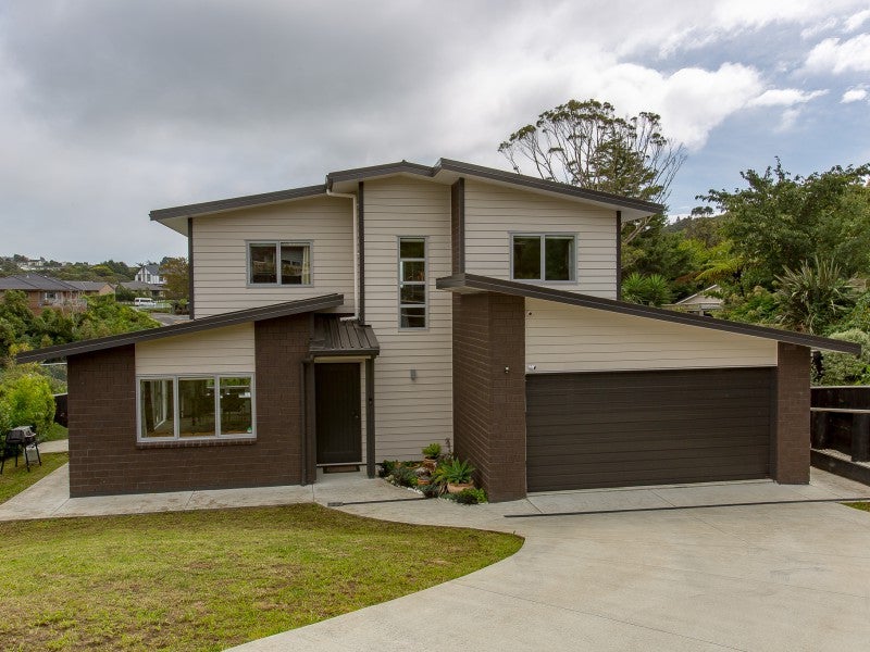 32 Flotilla Place, Whitby, Porirua - Carousel 1