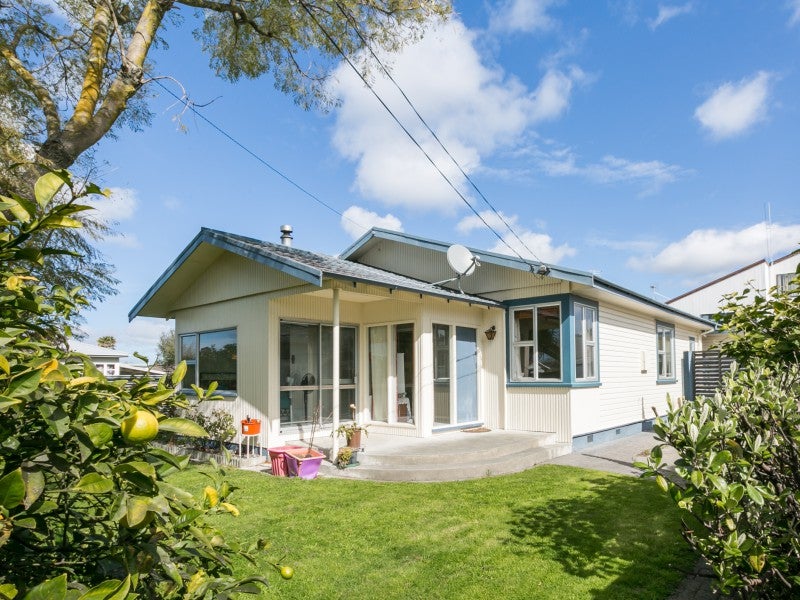 28 Bowling Road, Greenmeadows, Napier - Carousel 1