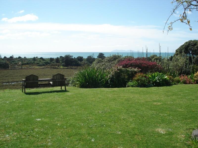 33 Pohutukawa Drive, Athenree, Katikati - Carousel 1
