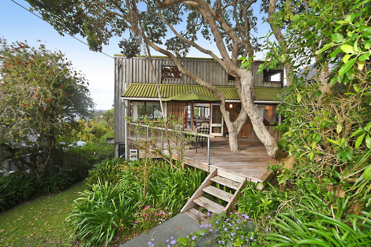 6 Hillside Crescent, Leigh, Leigh - Carousel 1