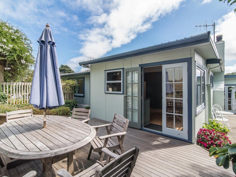 12 Glen Road, Raumati South, Paraparaumu - Carousel 1