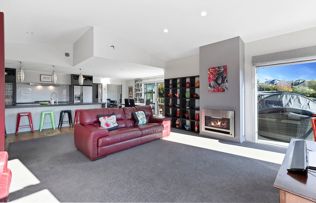 39 Navigation Drive, Whitby, Porirua - Carousel 2