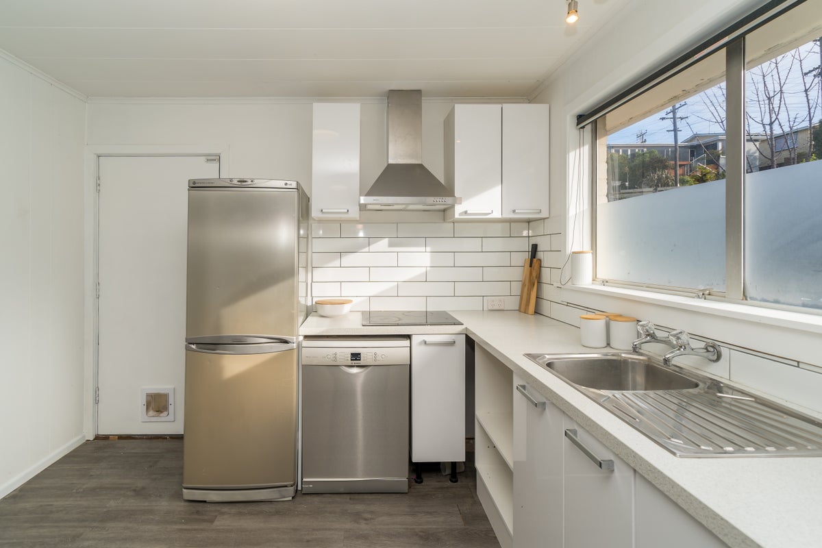 72 Centennial Avenue, Helensburgh, Dunedin - Carousel 22