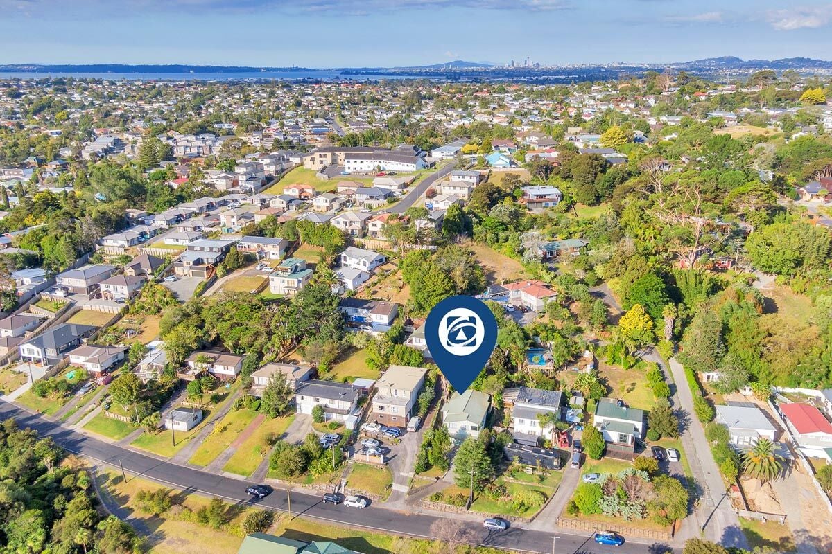33 Rangeview Road, Sunnyvale, Auckland - Carousel 24