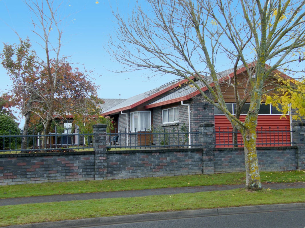 60 Ashurst Avenue, Pukete, Hamilton - Carousel 1