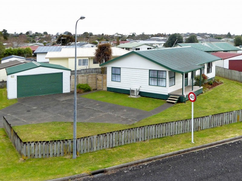 360 Kahikatea Drive, Dinsdale, Hamilton - Carousel 17