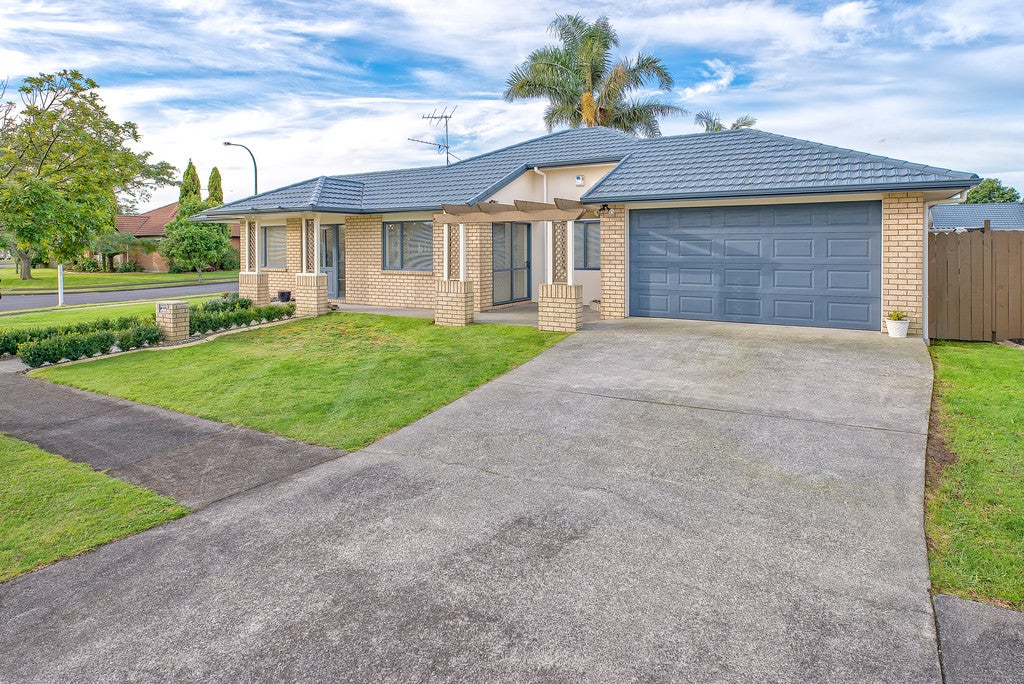 1 Anton Place, Takanini, Auckland - Carousel 1