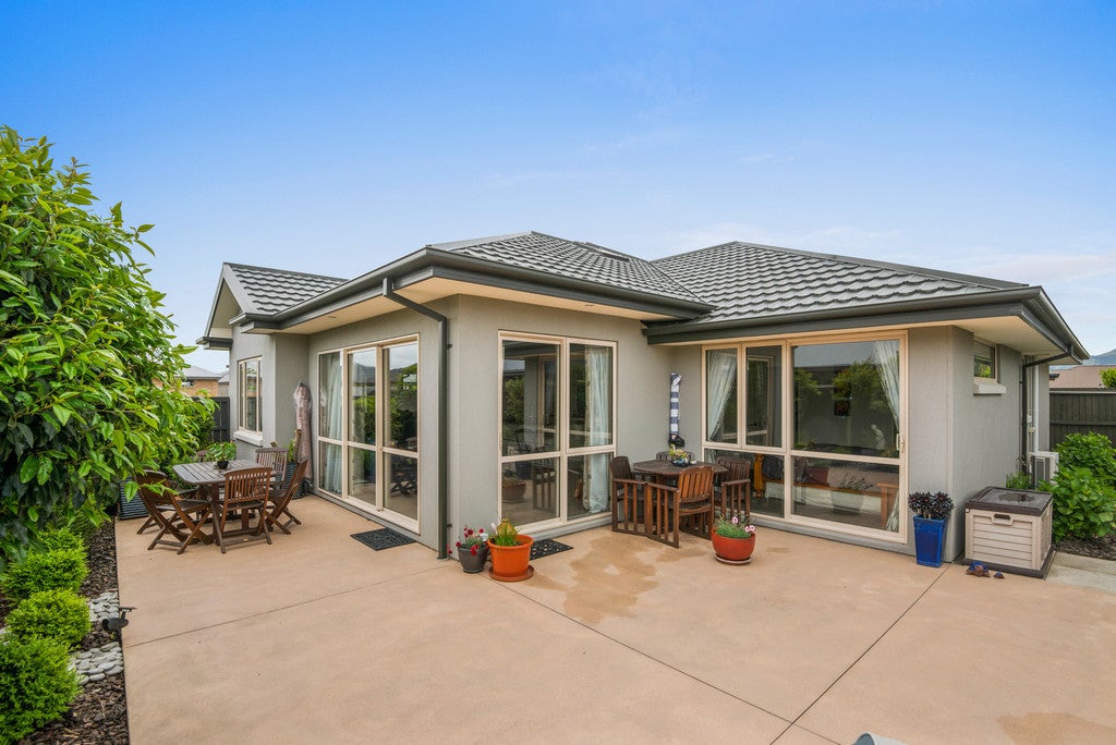15 Somerville Crescent, Aidanfield, Christchurch - Carousel 12