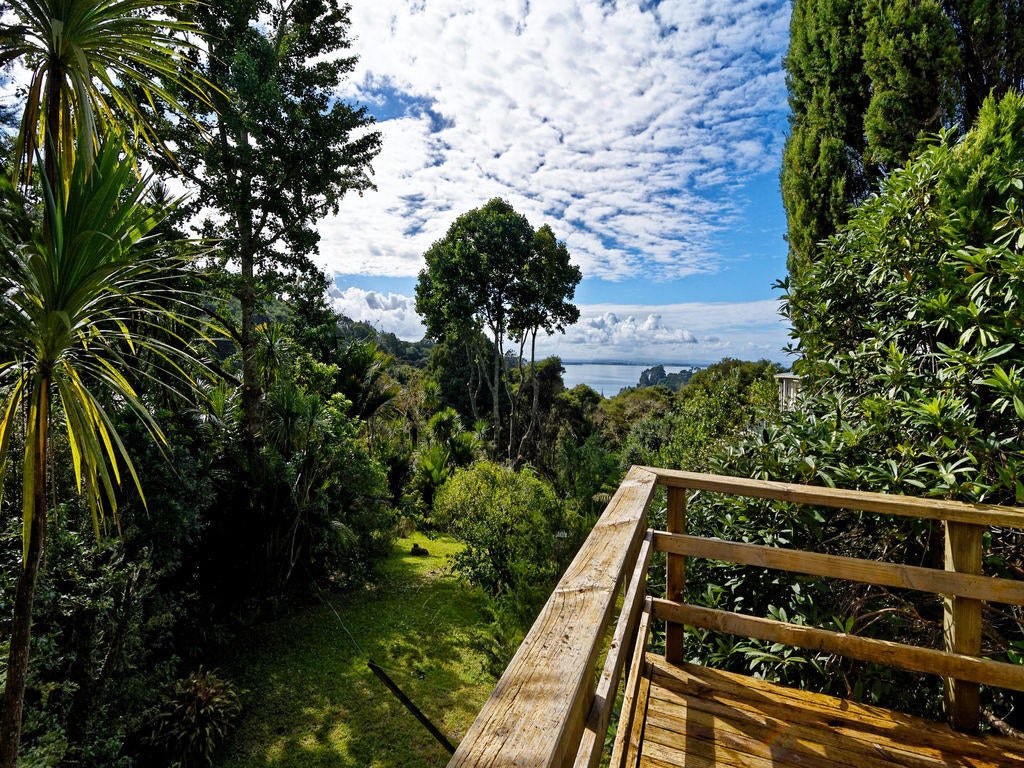 13 Warner Park Avenue, Laingholm, Auckland - Carousel 1