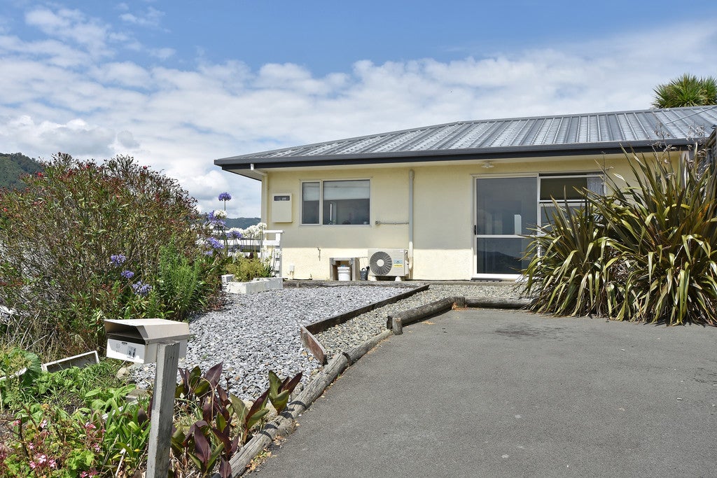 11 St Anne Place, Toi Toi, NELSON - Carousel 1