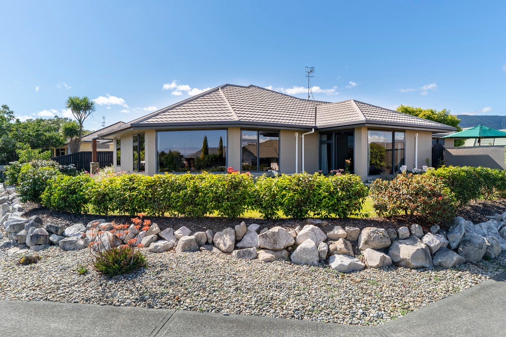 17 Bremner Crescent, Stoke, Nelson - Carousel 1