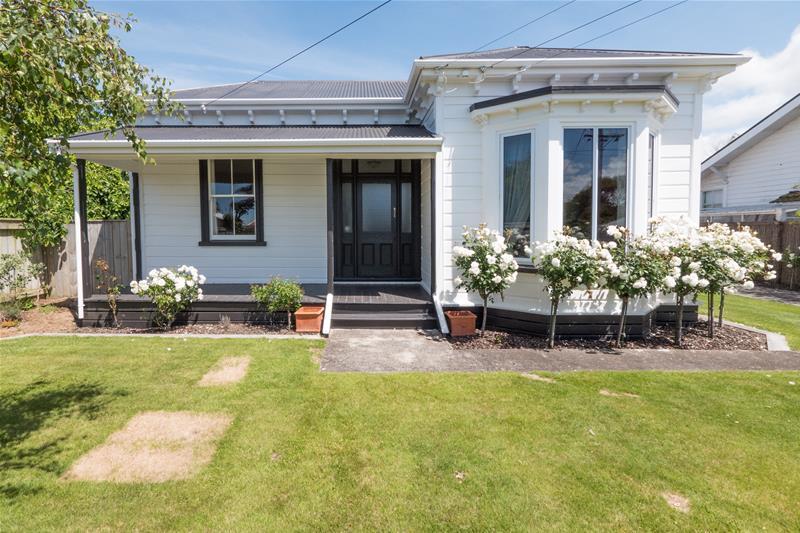 9 Collins Street, Hawera - Carousel 1