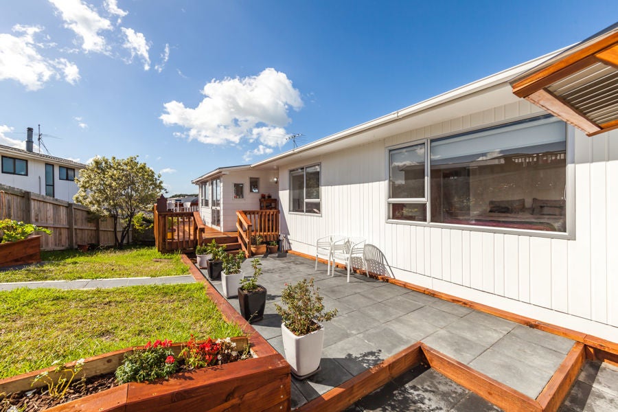 1/7 Rishworth Avenue, Stanmore Bay, Whangaparaoa - Carousel 1