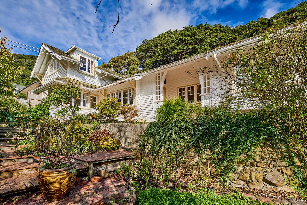 16 Moana Road, Days Bay, Lower Hutt - Carousel 2