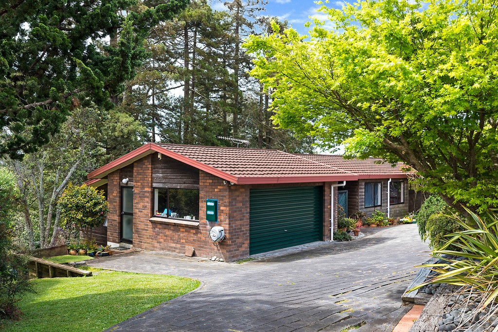 31 Sunnyview Avenue, Shelly Park, Auckland - Carousel 1