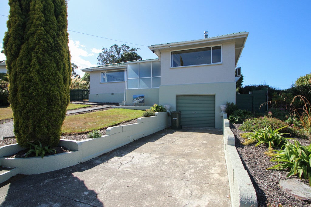 8 Oxford Street, Holmes Hill, Oamaru - Carousel 1