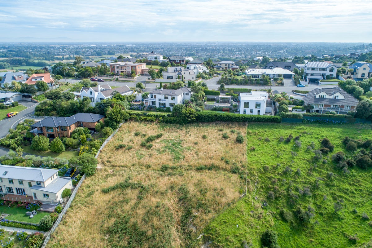 5 Sedbergh Place, Westmorland, Christchurch - Carousel 2