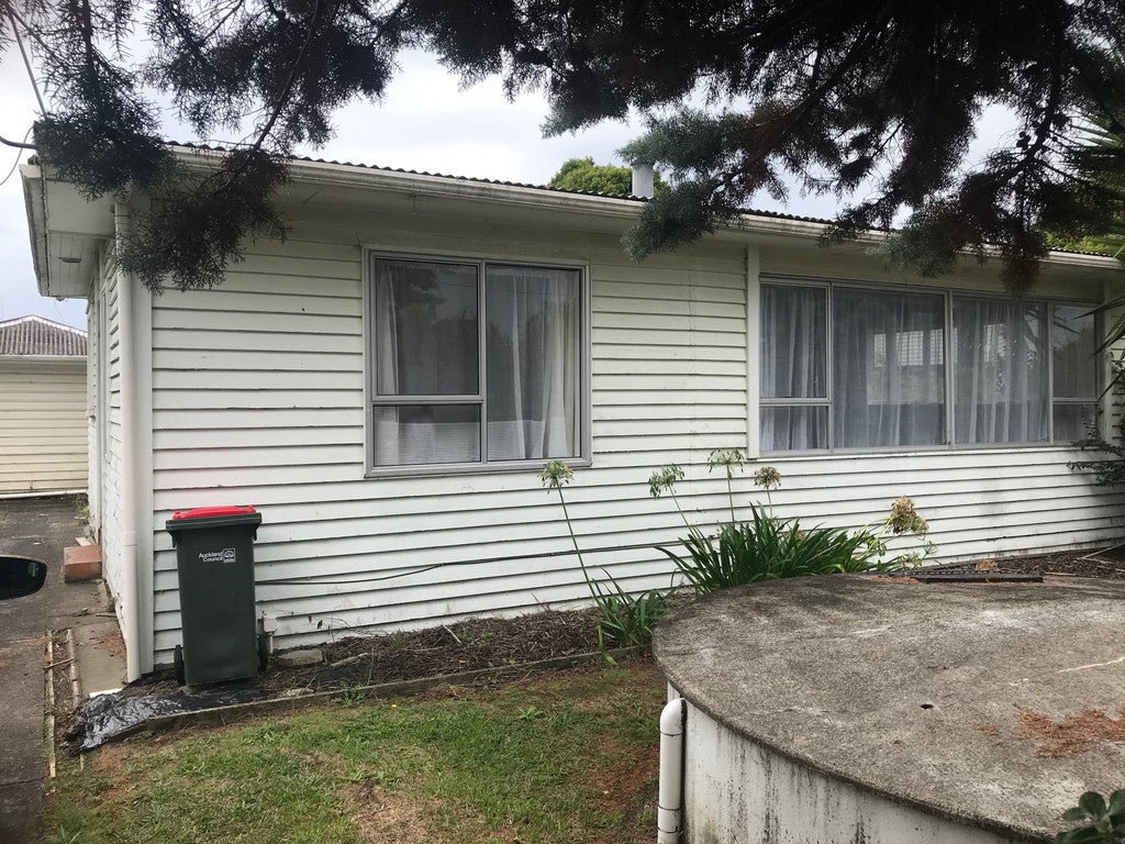44 Second View Avenue, Beachlands, Auckland - Carousel 1