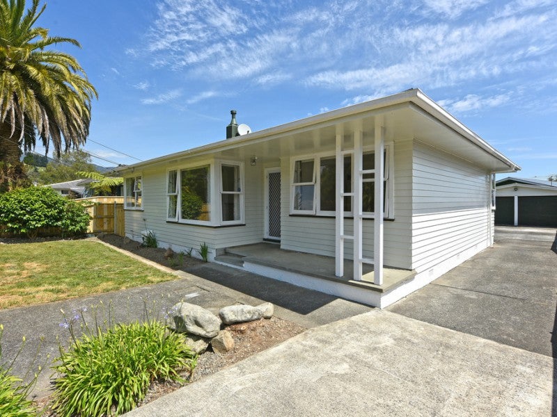 12 Moeraki Road, Maoribank, Upper Hutt - Carousel 1