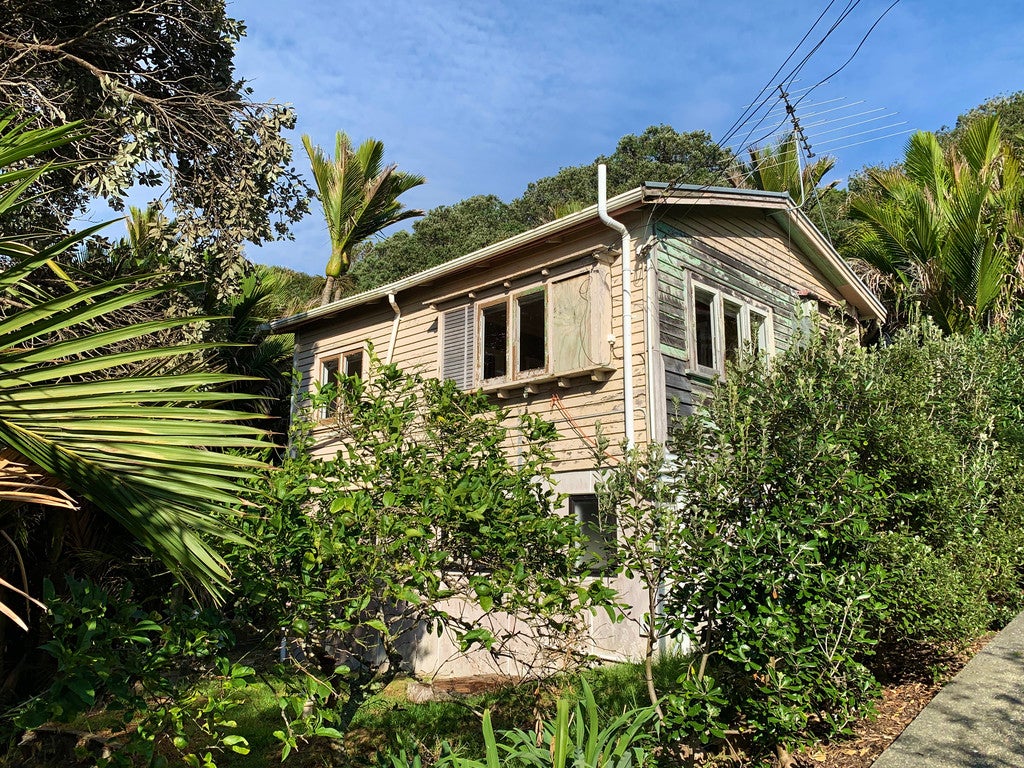 12 Fourth Avenue, Onetangi, Waiheke Island - Carousel 12
