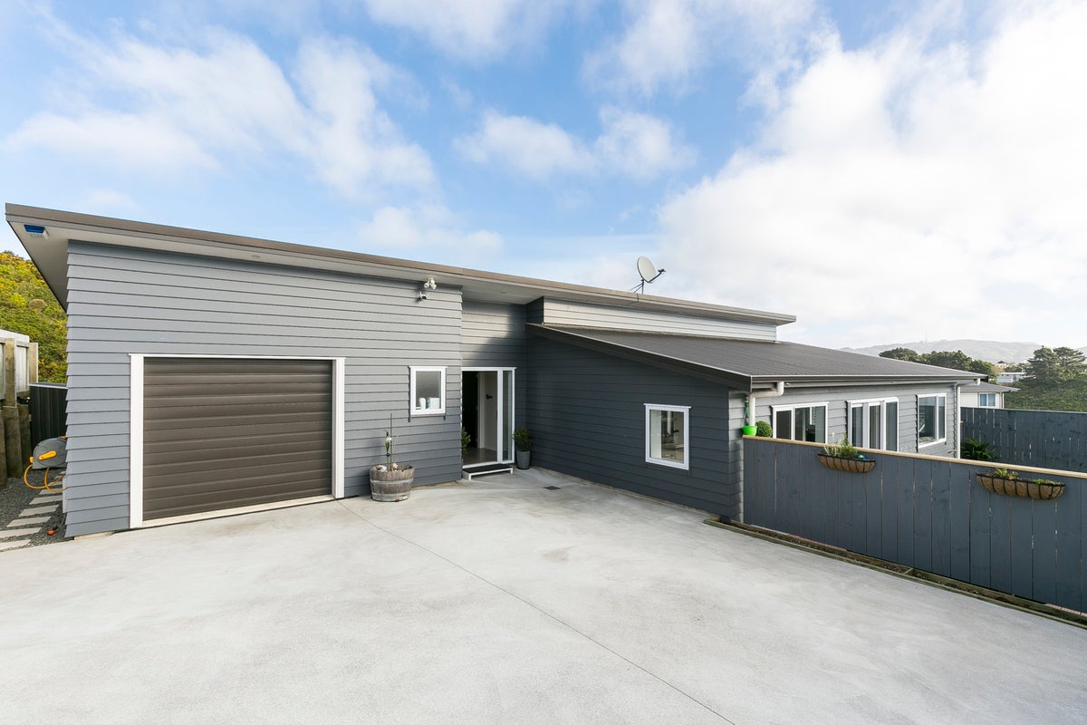 19 Trelawny Terrace, Grenada Village, Wellington - Carousel 1