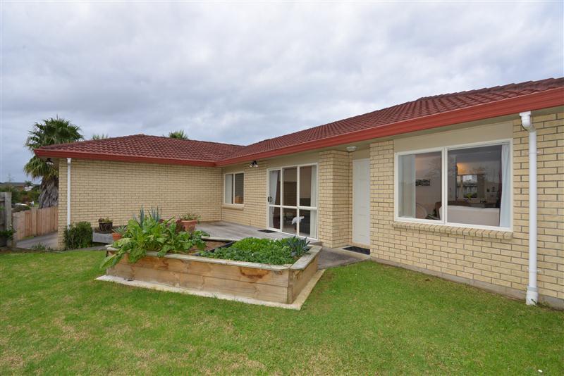 3A Alderbury Way, Henderson, Auckland - Carousel 1