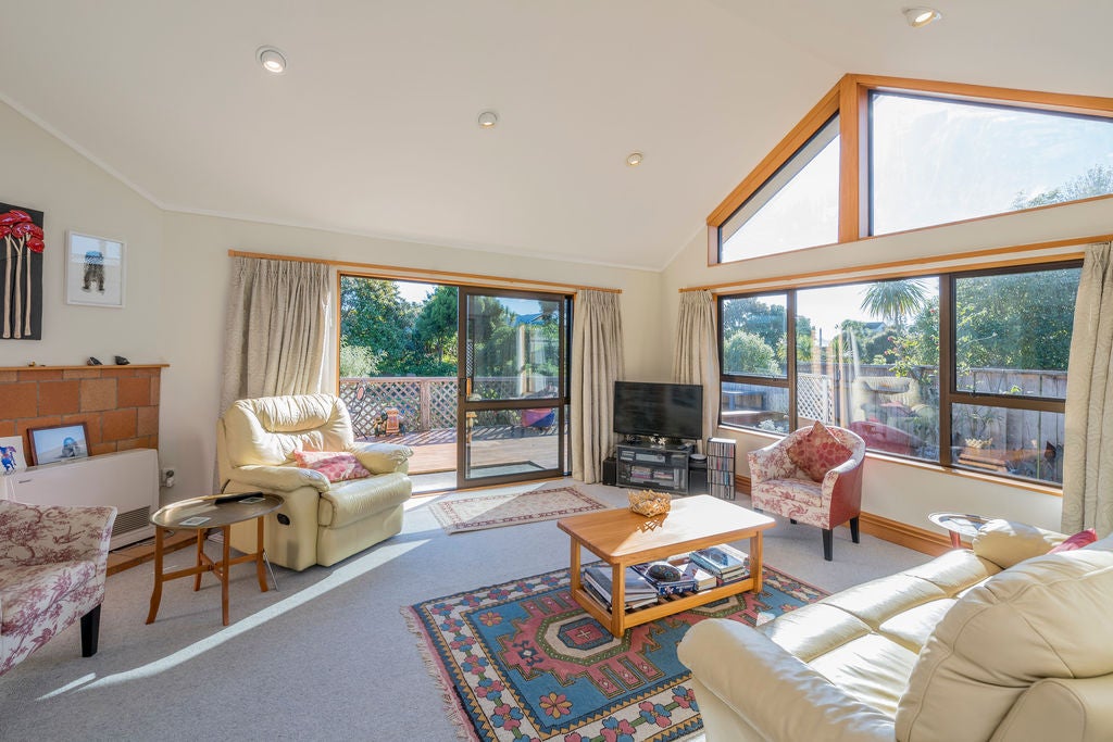 7 Hicks Crescent, Waikanae Beach, Waikanae - Carousel 2