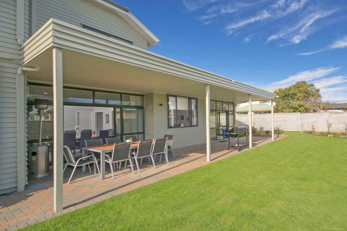 8 Watervista Place, Mangere Bridge, Auckland - Carousel 2
