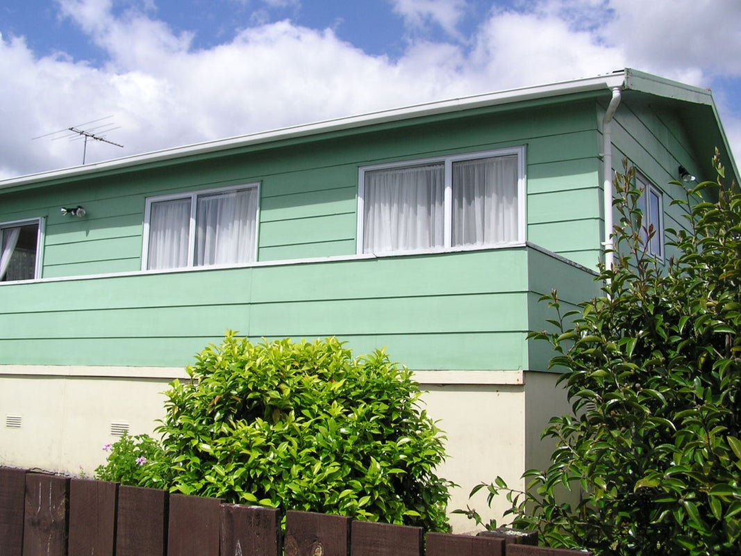 1/2 Garelja Road, Henderson, Auckland - Carousel 1