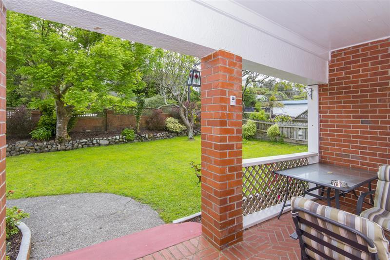 14 Miles Crescent, Newlands, Wellington - Carousel 2