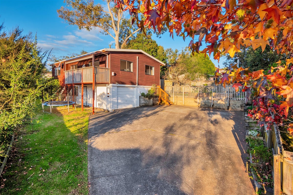 2/6A Inver Street, Glen Eden, Auckland - Carousel 1