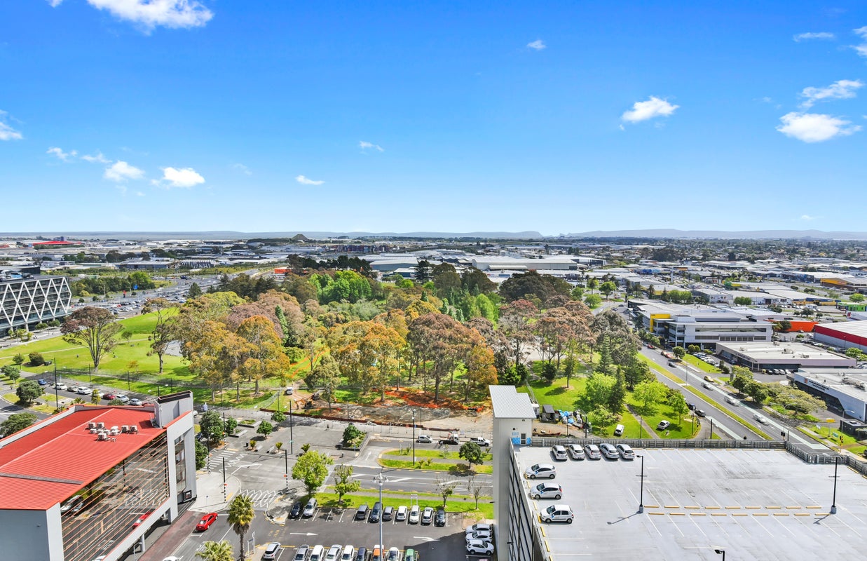 1501/17 Amersham Way, Manukau, Auckland - Carousel 2