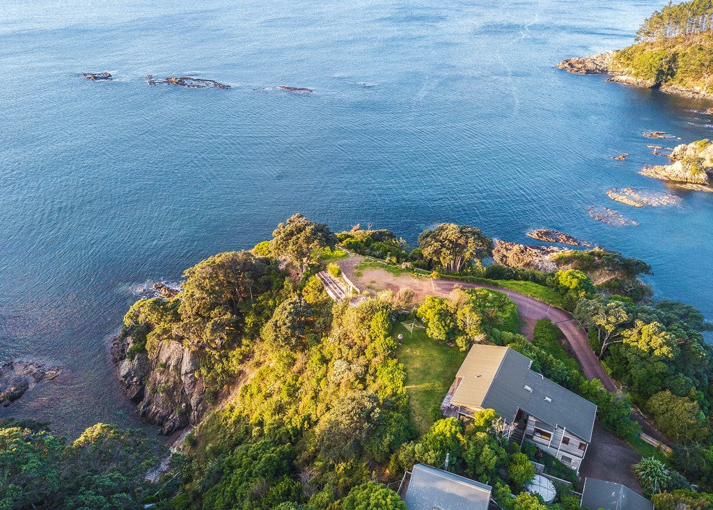 89 Great Barrier Road, Oneroa, Waiheke Island - Carousel 2