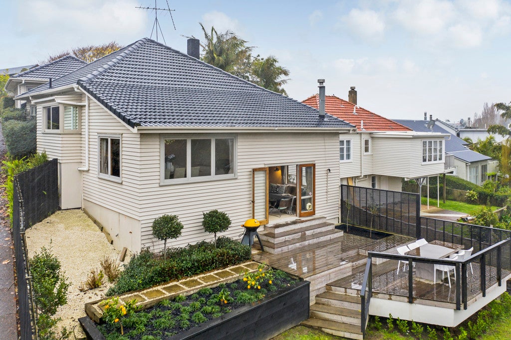 13 Rukutai Street, Orakei, Auckland - Carousel 1
