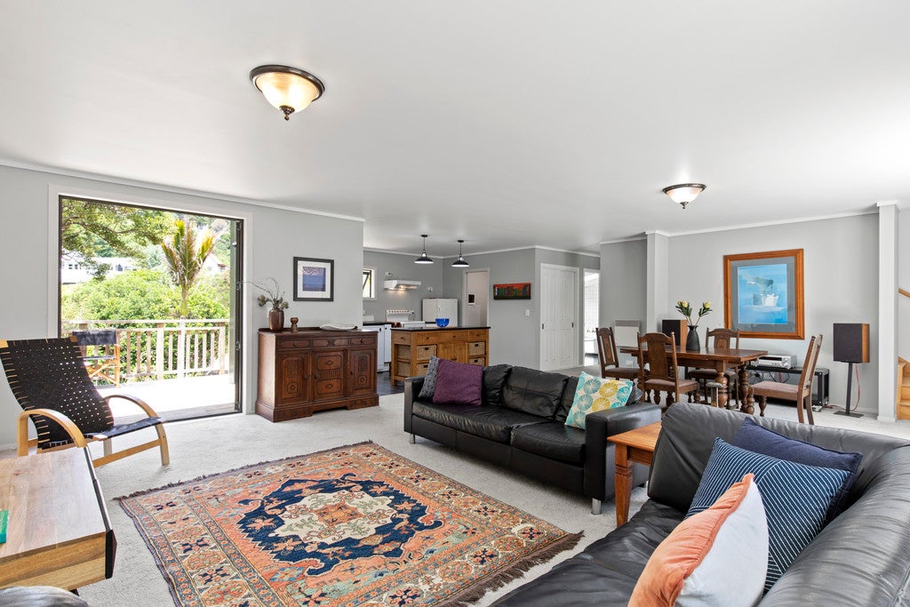 7 Hobson Terrace, Onetangi, Waiheke Island - Carousel 1