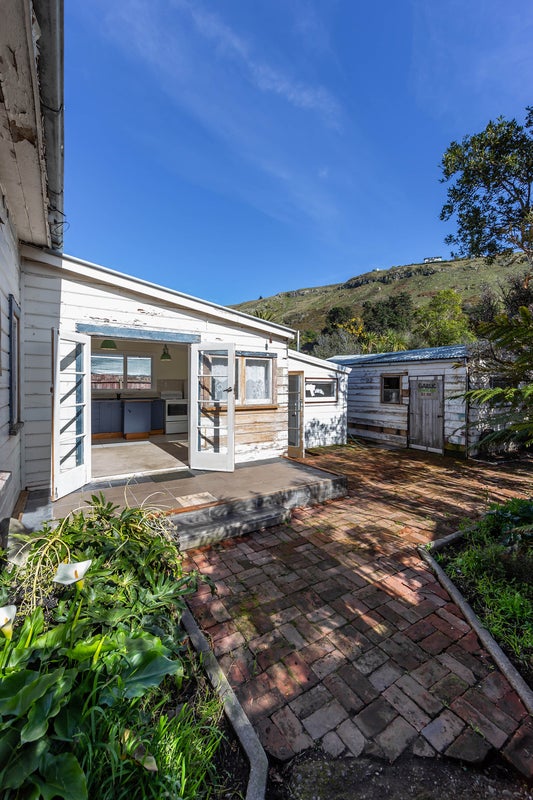 4 Saint Leonards Square, Sumner, Christchurch - Carousel 26