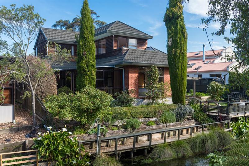 8A Clouston Gardens, Springlands, Blenheim - Carousel 1