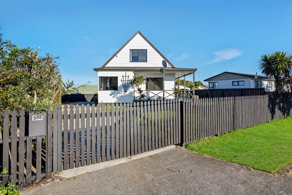 165 Finlayson Avenue, Clendon Park, Auckland - Carousel 1