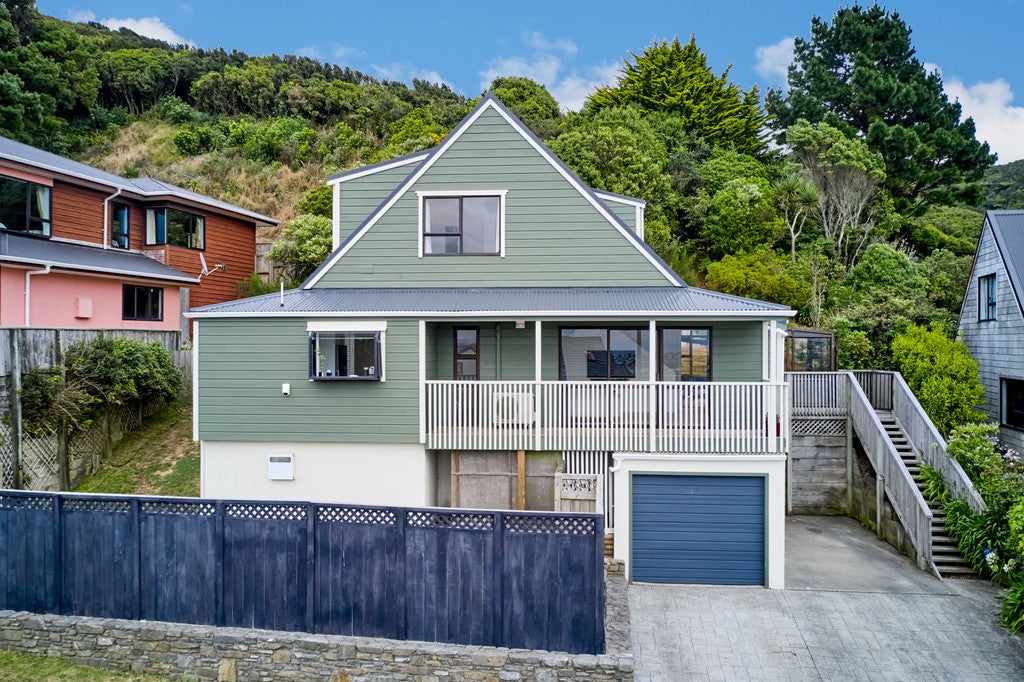 55 Nalanda Crescent, Broadmeadows, Wellington - Carousel 1