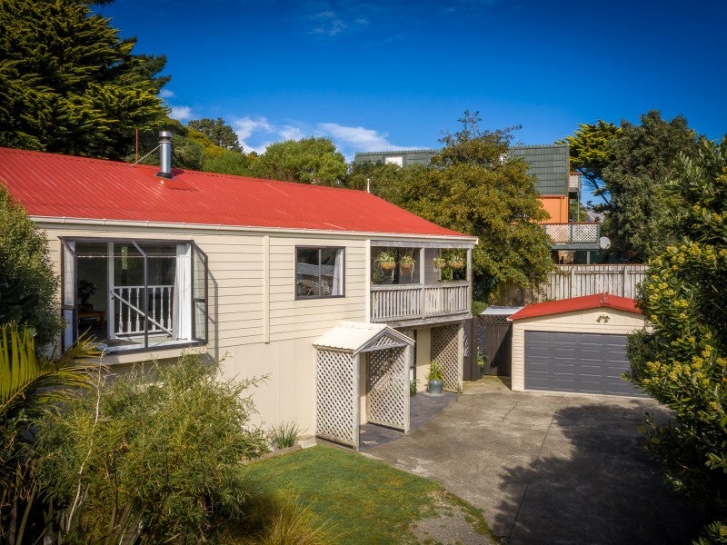 62 Omapere Street, Whitby, Porirua - Carousel 1