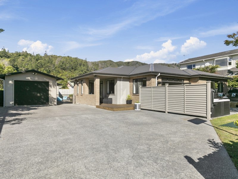 289 Stokes Valley Road, Stokes Valley, Lower Hutt - Carousel 1