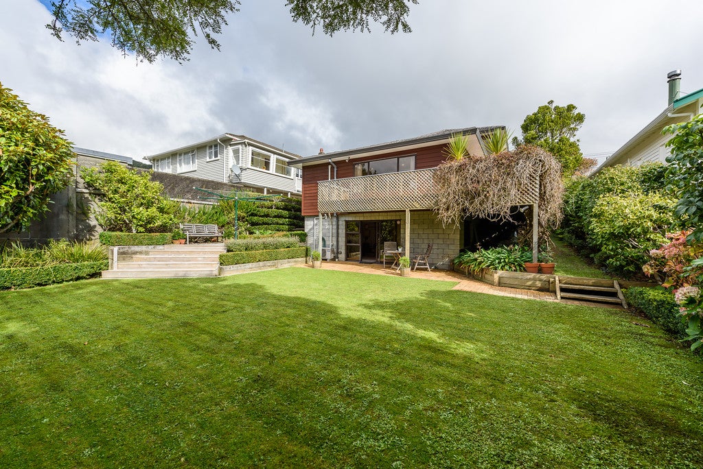 39 Beauchamp Street, Karori, Wellington - Carousel 2