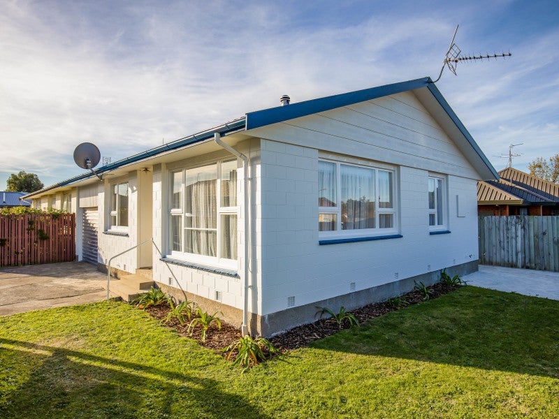 19 Seadown Crescent, Amberley, Amberley - Carousel 2