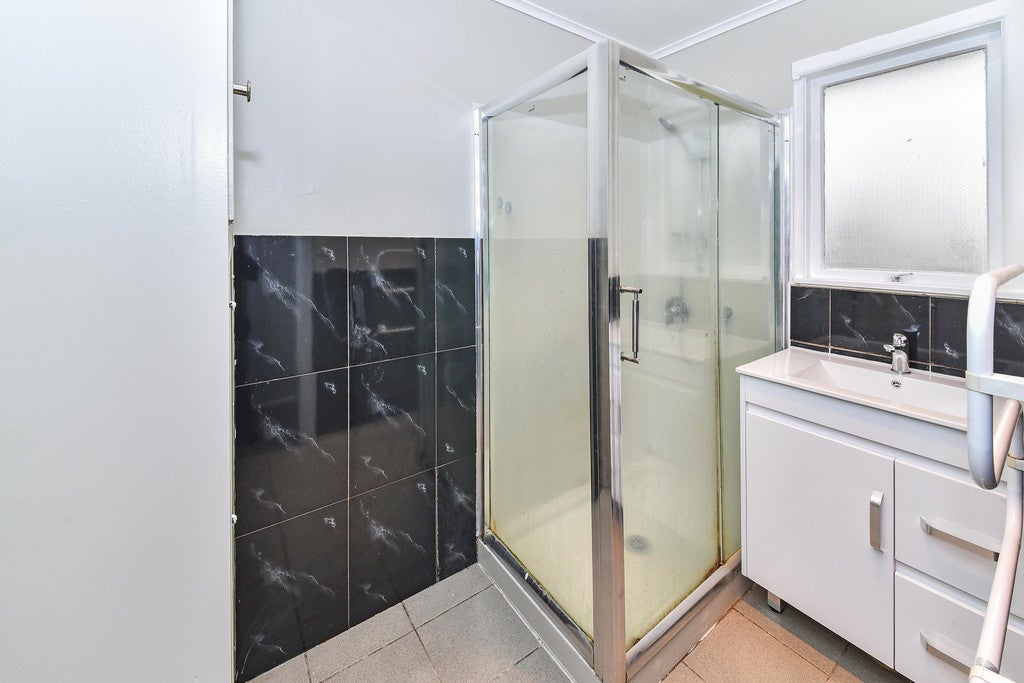 2/4 Wilmay Avenue, Papatoetoe, Auckland - Carousel 9