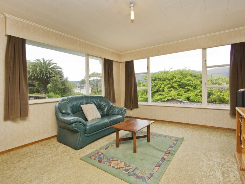 43 Logie Street, Stokes Valley, Lower Hutt - Carousel 2