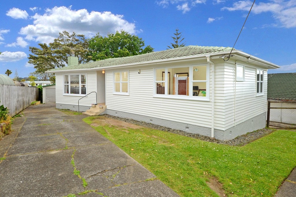 6 Fairclough Road, Beach Haven, Auckland - Carousel 15
