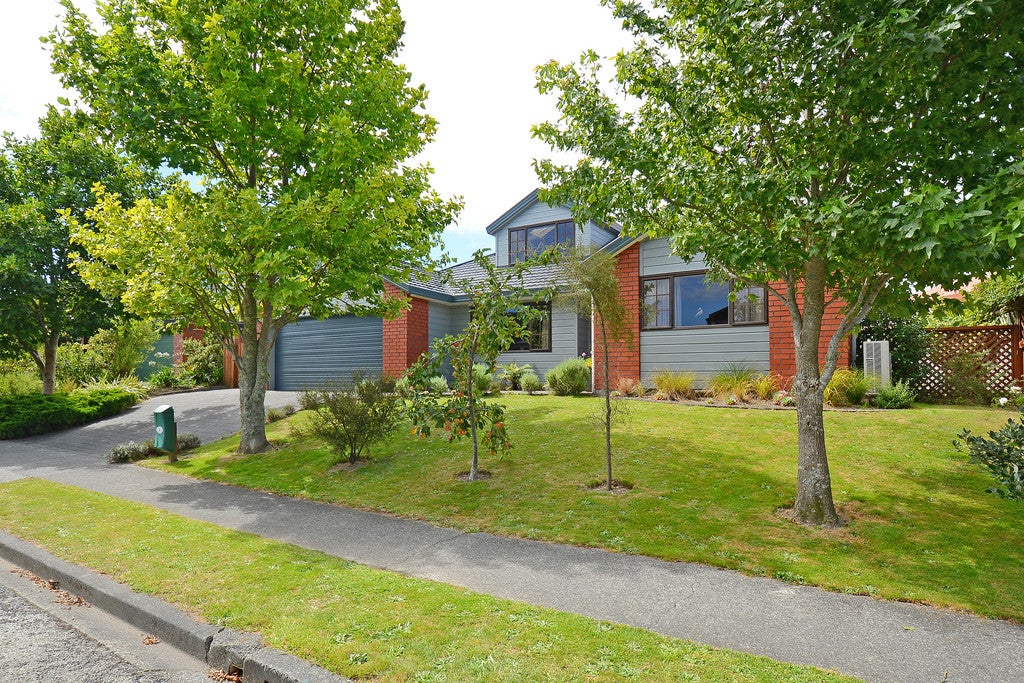 3 Kingfisher Close, Brown Owl, Upper Hutt - Carousel 1